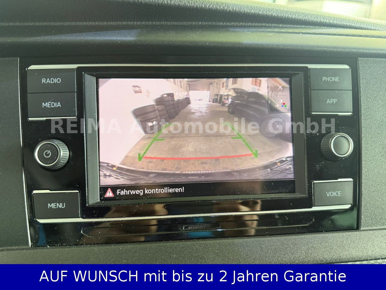 Fahrzeugabbildung Volkswagen T6.1 Bus 2,0 Diesel L 2, 9 Sitzer, Automatik