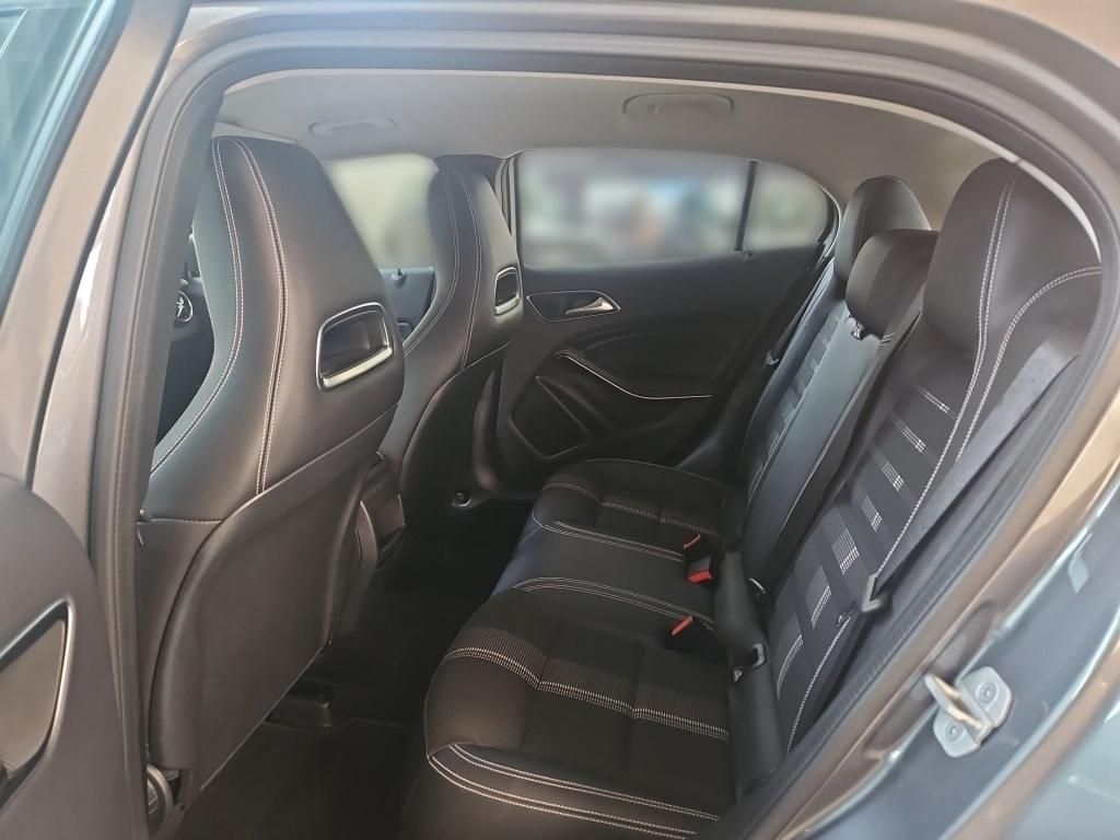 Fahrzeugabbildung Mercedes-Benz GLA 180 Urban AHK LED SHZ Navi GRA el.Heck KAM