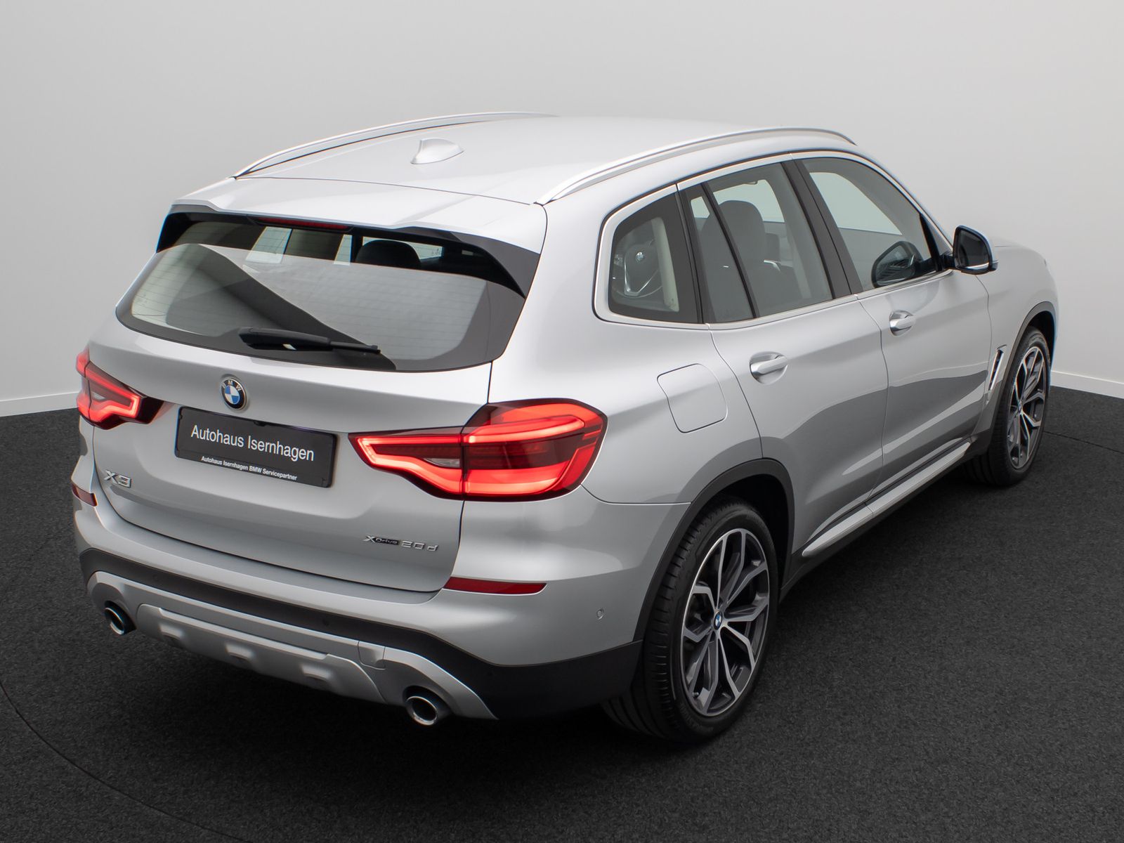 Fahrzeugabbildung BMW X3 xD20d  xLine Kamera DAB CockPit+AHK Sport 20"
