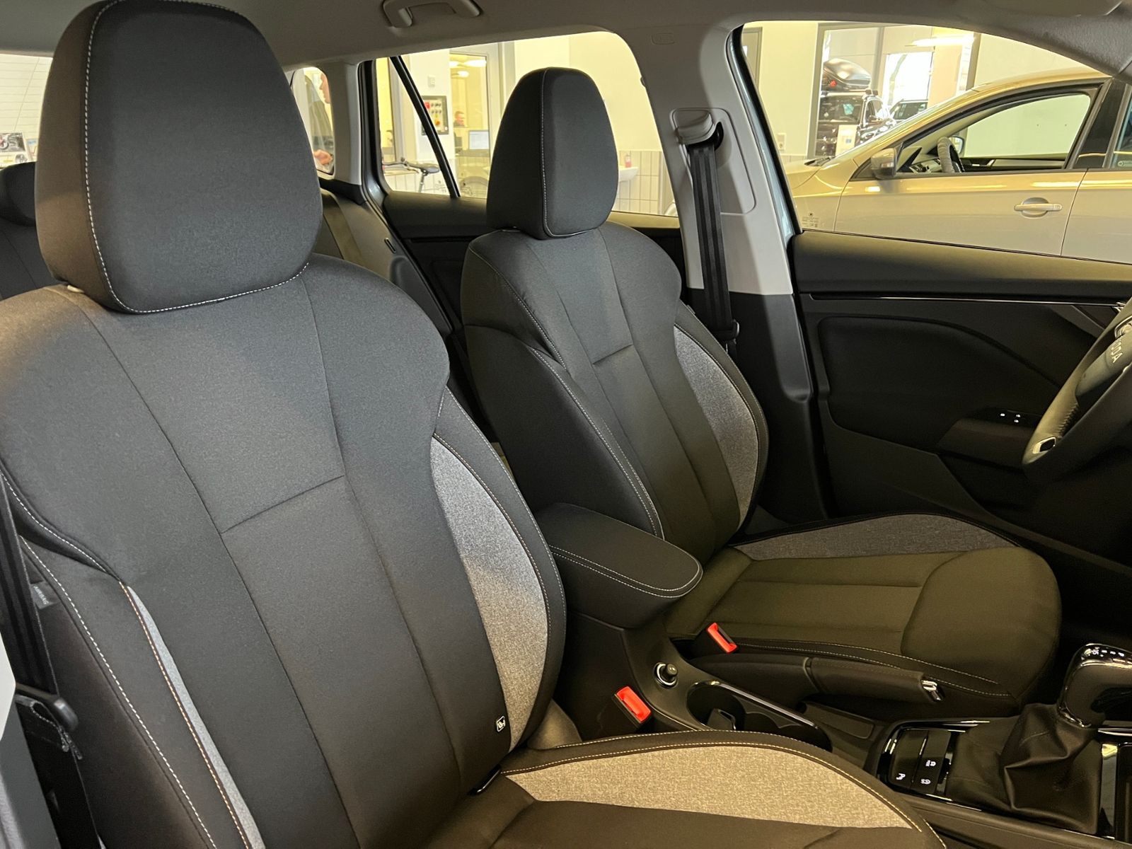 Fahrzeugabbildung SKODA Kamiq Selection 1.0 TSI DSG *AHK, LED, Komfortpa