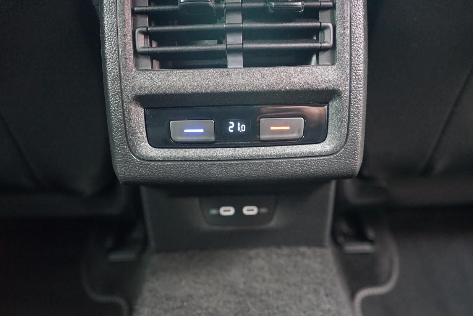 Volkswagen Golf VIII 1.5 TSI Life LED Navi Sitzheizung DAB, миниатюра 8