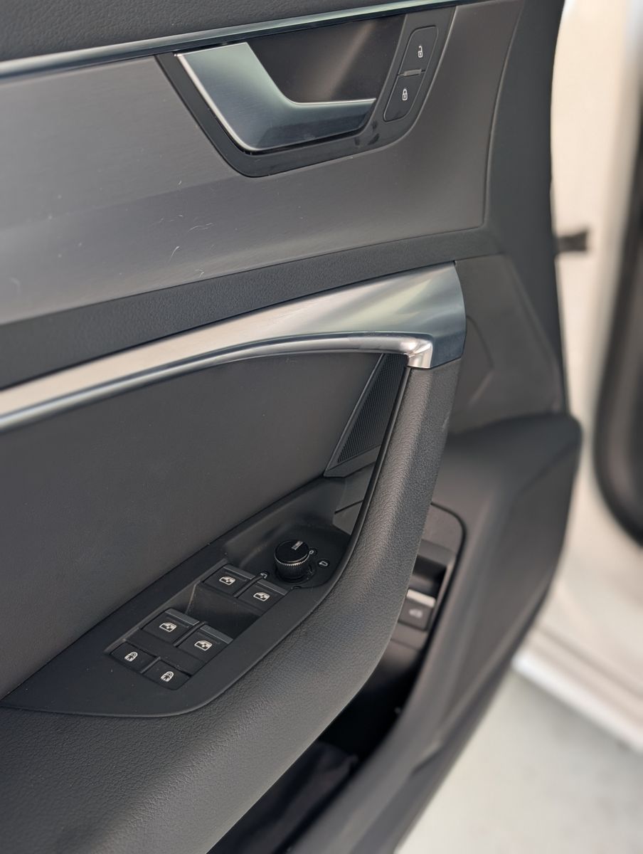 Fahrzeugabbildung Audi A6 55 TFSI e quat 3x S-Line MATRIX PANO 4xKlima