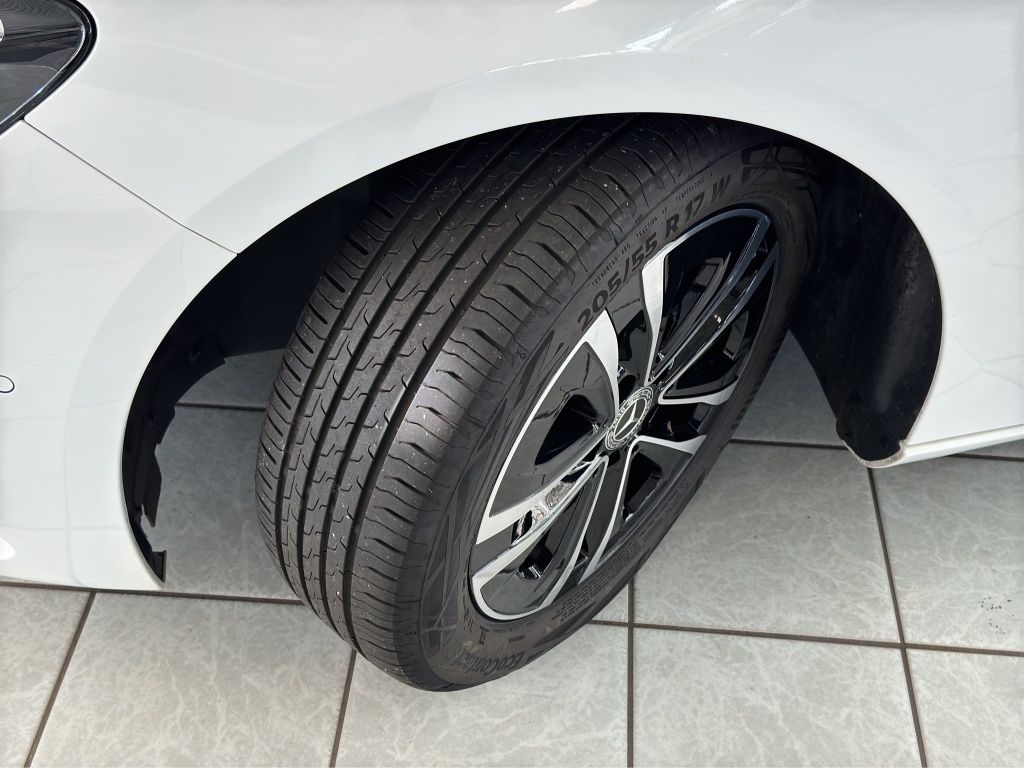 Fahrzeugabbildung Mercedes-Benz B 200 Pano*SD*KeyLess*LED*PDC*ParkAss*SpurH*ACC
