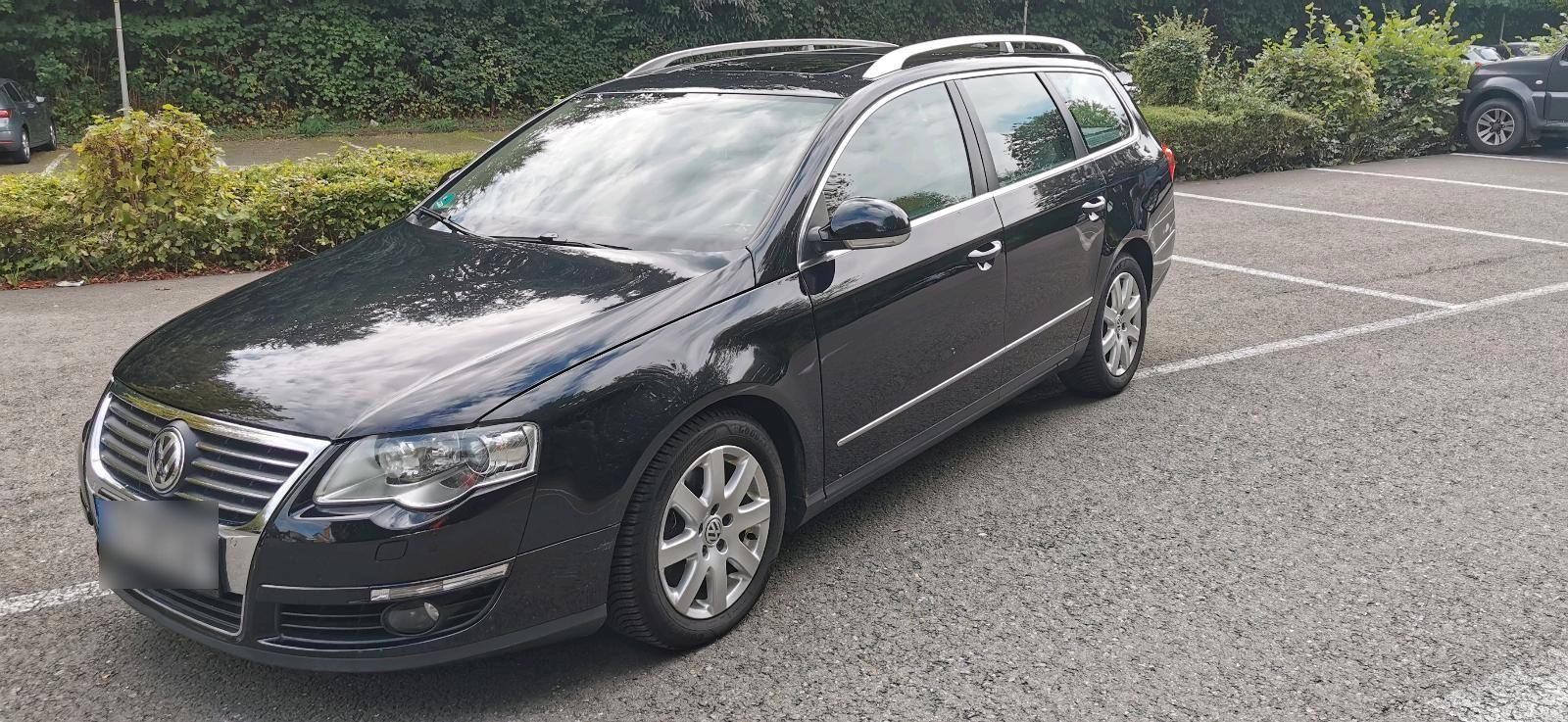 Volkswagen Passat 2009 — rear view