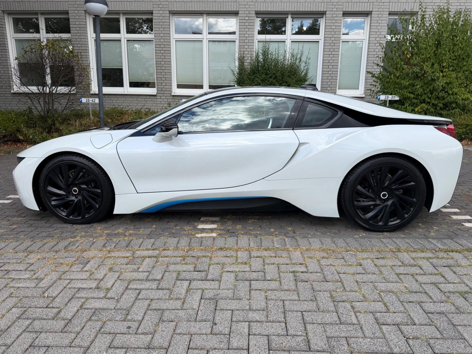BMW i8 Pure Impulse MwSt. ausweisbar