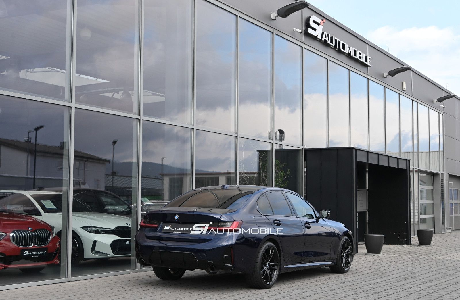 Fahrzeugabbildung BMW 320d xDrive M Sport °ACC°HEAD-UP°STANDHEIZ°KAM°
