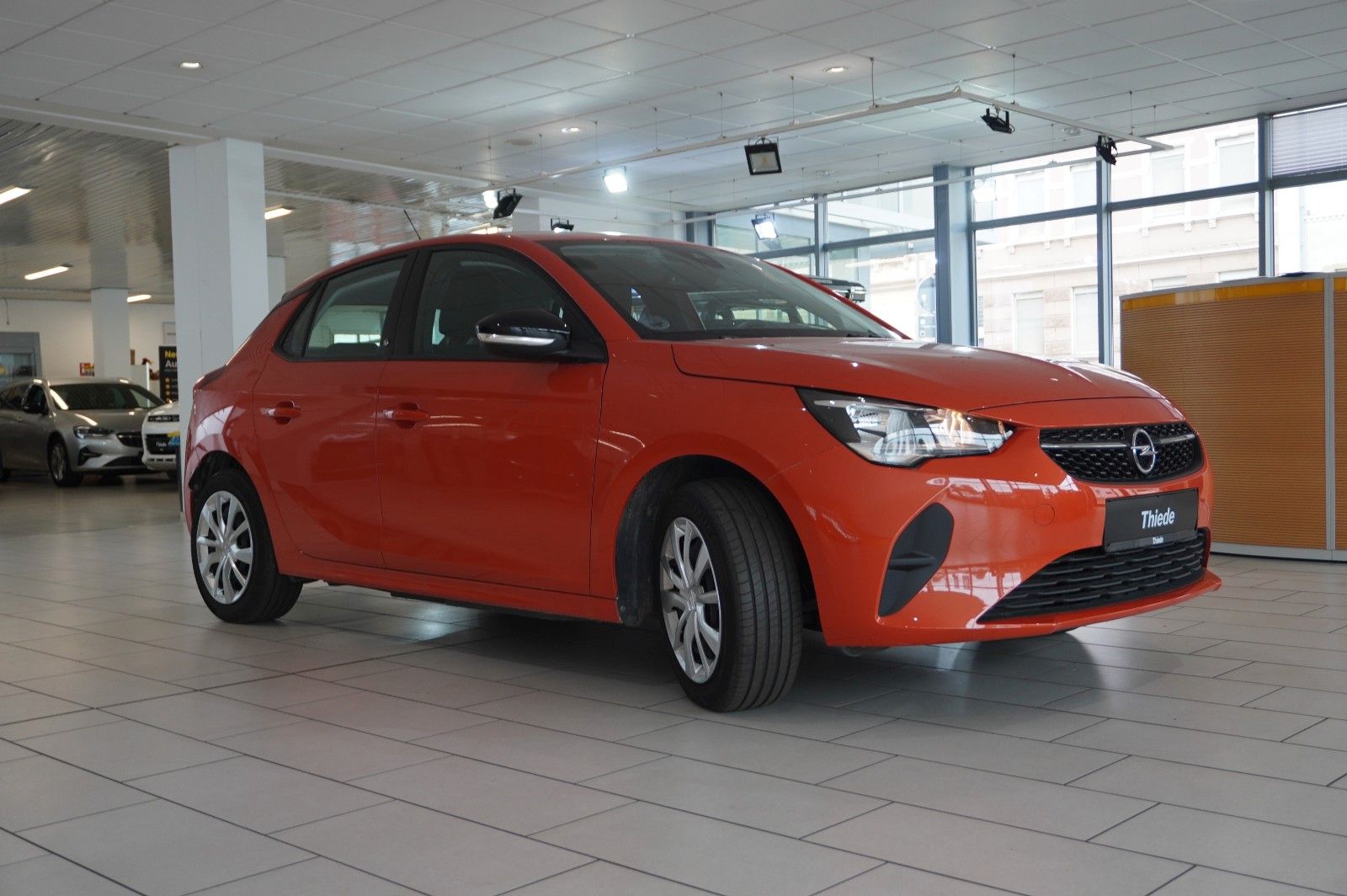 Fahrzeugabbildung Opel Corsa-e F EDITION 7KW NAVI/VIRT/TEMP/DAB/WÄRMEP.