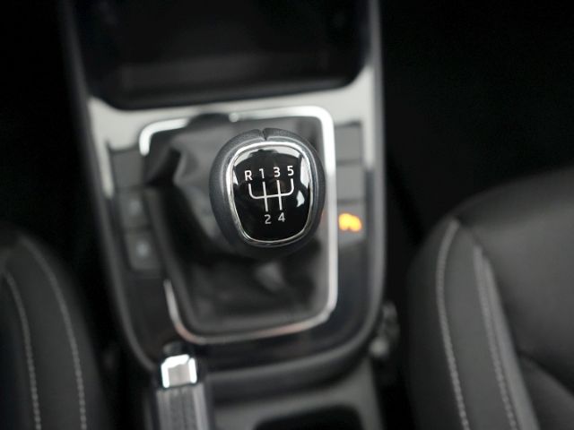 Fabia TOUR TSI+LED LICHT+PARKPILOT VO+HI+SITZHEI