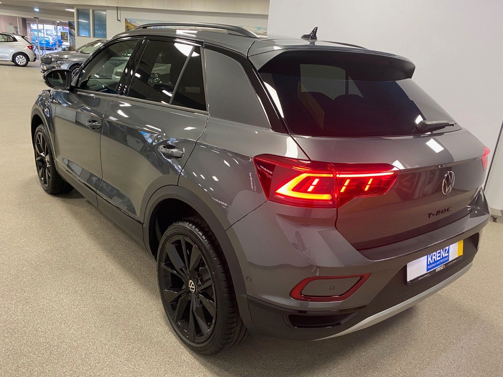 Fahrzeugabbildung Volkswagen T-Roc 1.5 TSI DSG+STYLE+PANORAMA+AHK+GARANTIE+BC