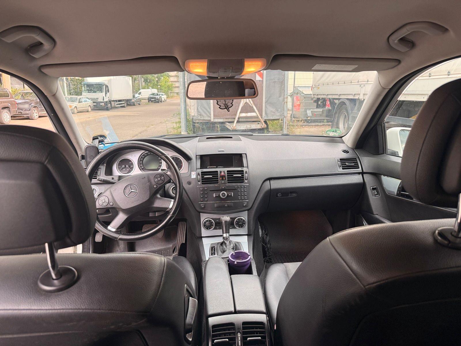 Mercedes-Benz C220 2009 — photo 11