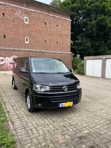 Volkswagen T5 Caravelle - schwarze Volkswagen T5 Caravelle