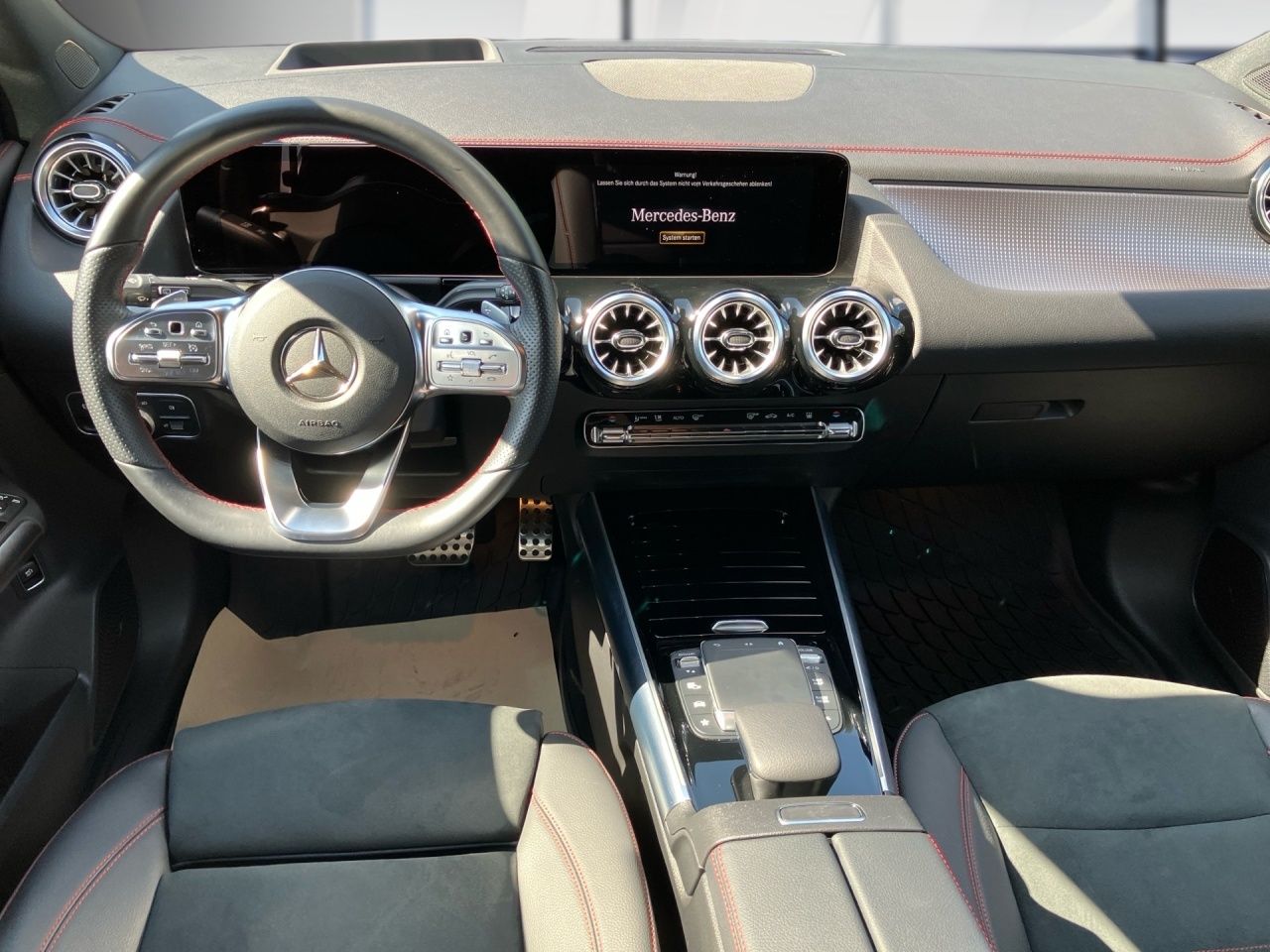 Fahrzeugabbildung Mercedes-Benz EQA 250 BONUS+AMG+NIGHT+KEYLESS+AMBIENTE+LED+KAM