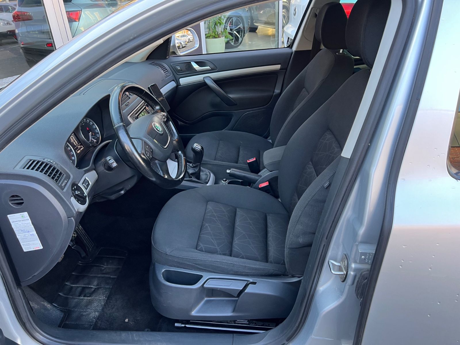 Fahrzeugabbildung SKODA Octavia 1.6 TDI Combi Family * NAVI *AHK*