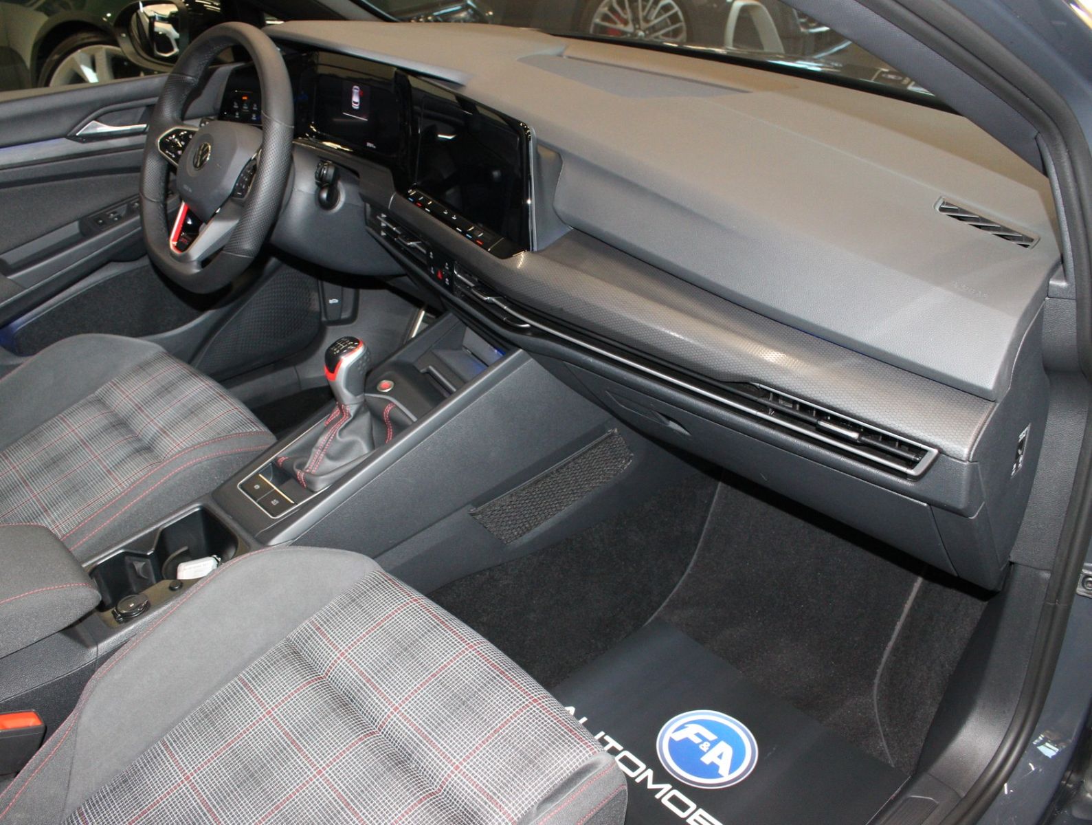 Fahrzeugabbildung Volkswagen Golf 2.0 TSI GTI Schalter+LED+Navi+2.Hand+Top