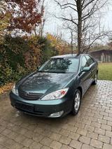 Toyota  Camry - Toyota Camry mit Benzin-Antrieb: Automatik