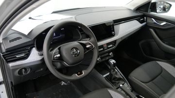 Skoda Scala Drive 1,0 TSI DSG PDC KAM BLACK PACKAGE