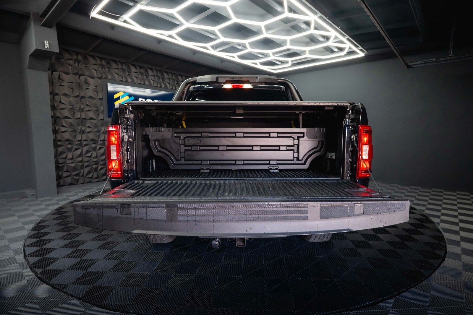 Fahrzeugabbildung Ford F150 5.0L V8 4x4 Offroad  SuperCrew RAPTOR 19%