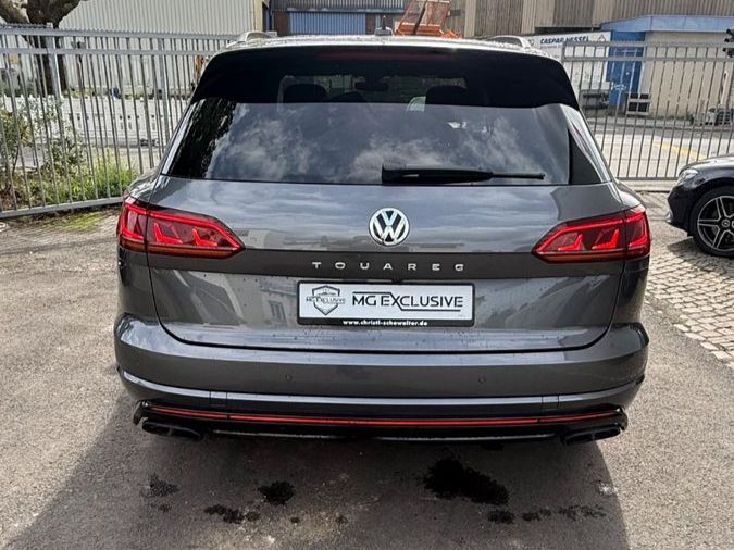Fahrzeugabbildung Volkswagen Touareg R-Line 4Motion