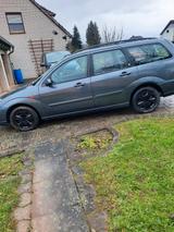 Ford Focus 1.6 Ghia Exclusiv Ghia Exclusiv - Ford Focus aus 2003: Ghia