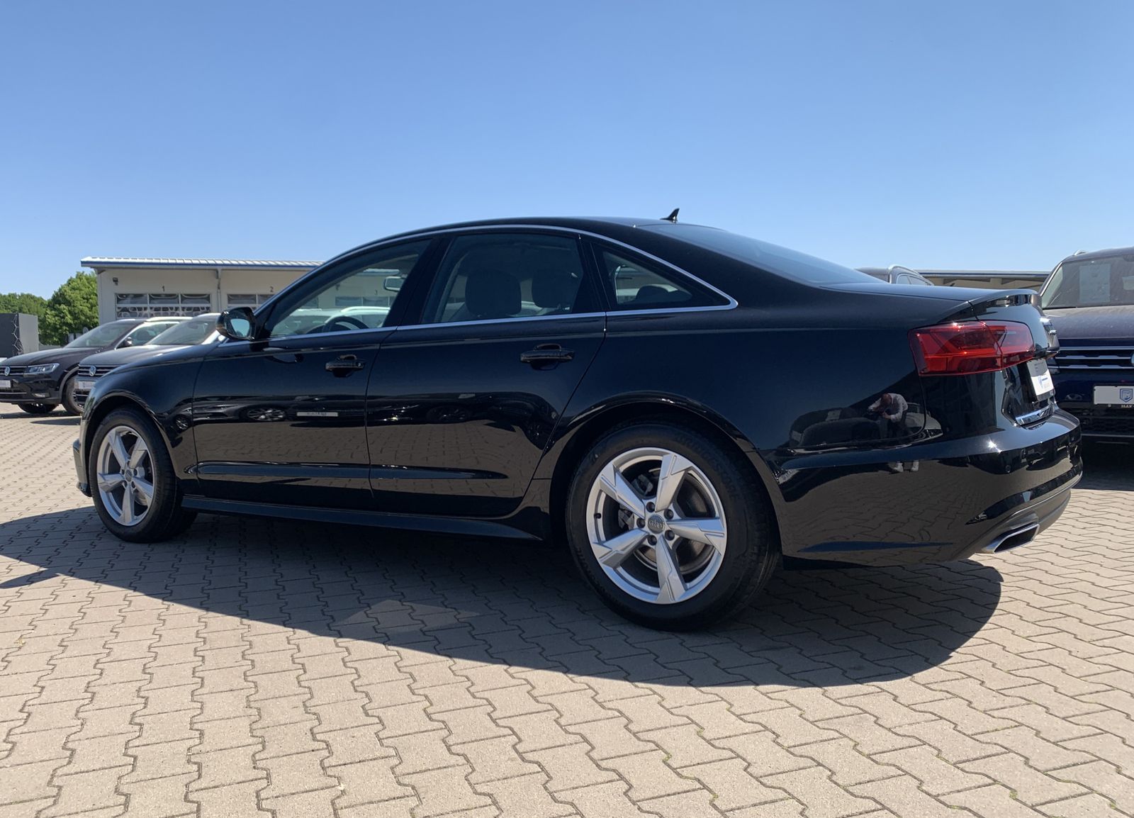 Fahrzeugabbildung Audi A6 2.0 TDI*Bi-Xenon*Alcantara*STHZ*Navi*PDC*