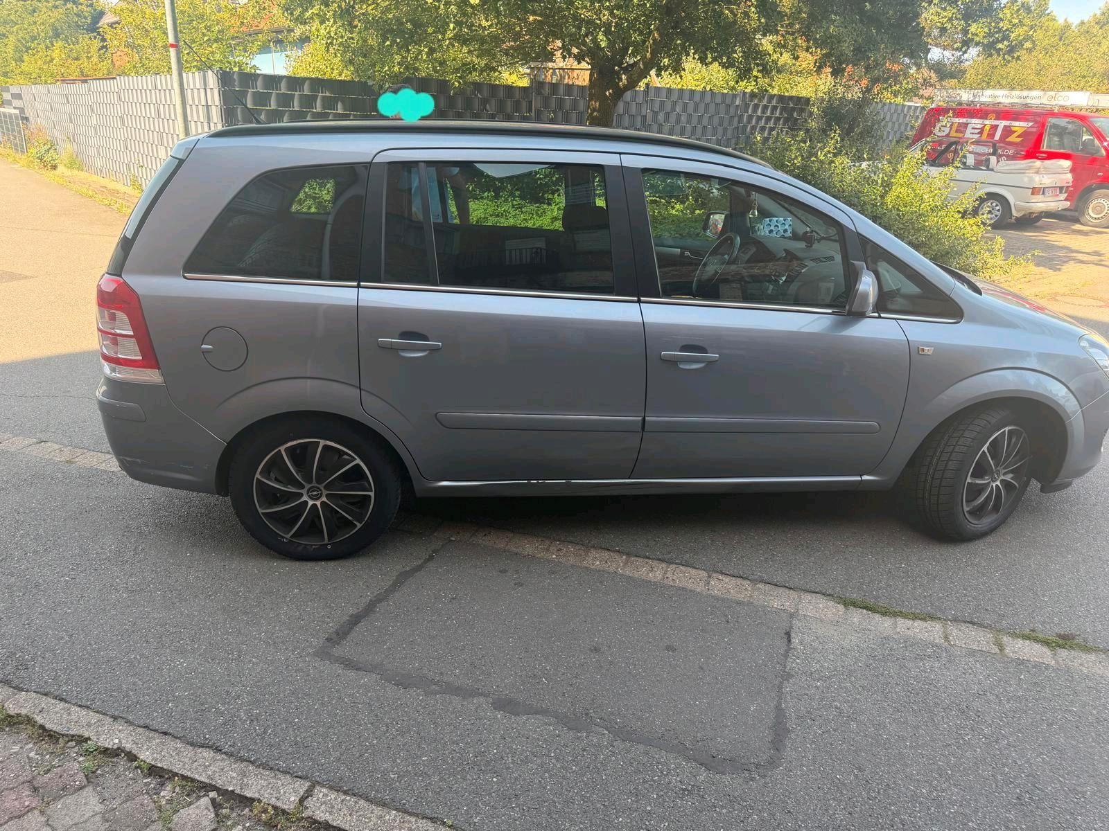 Opel Zafira 2011 — photo 5