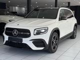 Mercedes-Benz GLB 200d*AMG-LINE*PANO*MEMORY*BURM*KEYLESS*MBEAM - Mercedes-Benz GLB 200 in Stuttgart