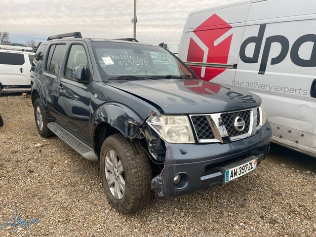 Nissan Pathfinder 2.5 DCi 174 Elegance 7 Places / AW397