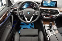 Fahrzeugabbildung BMW 530d Touring Sport Line Driving Assist,HeadUp,WR
