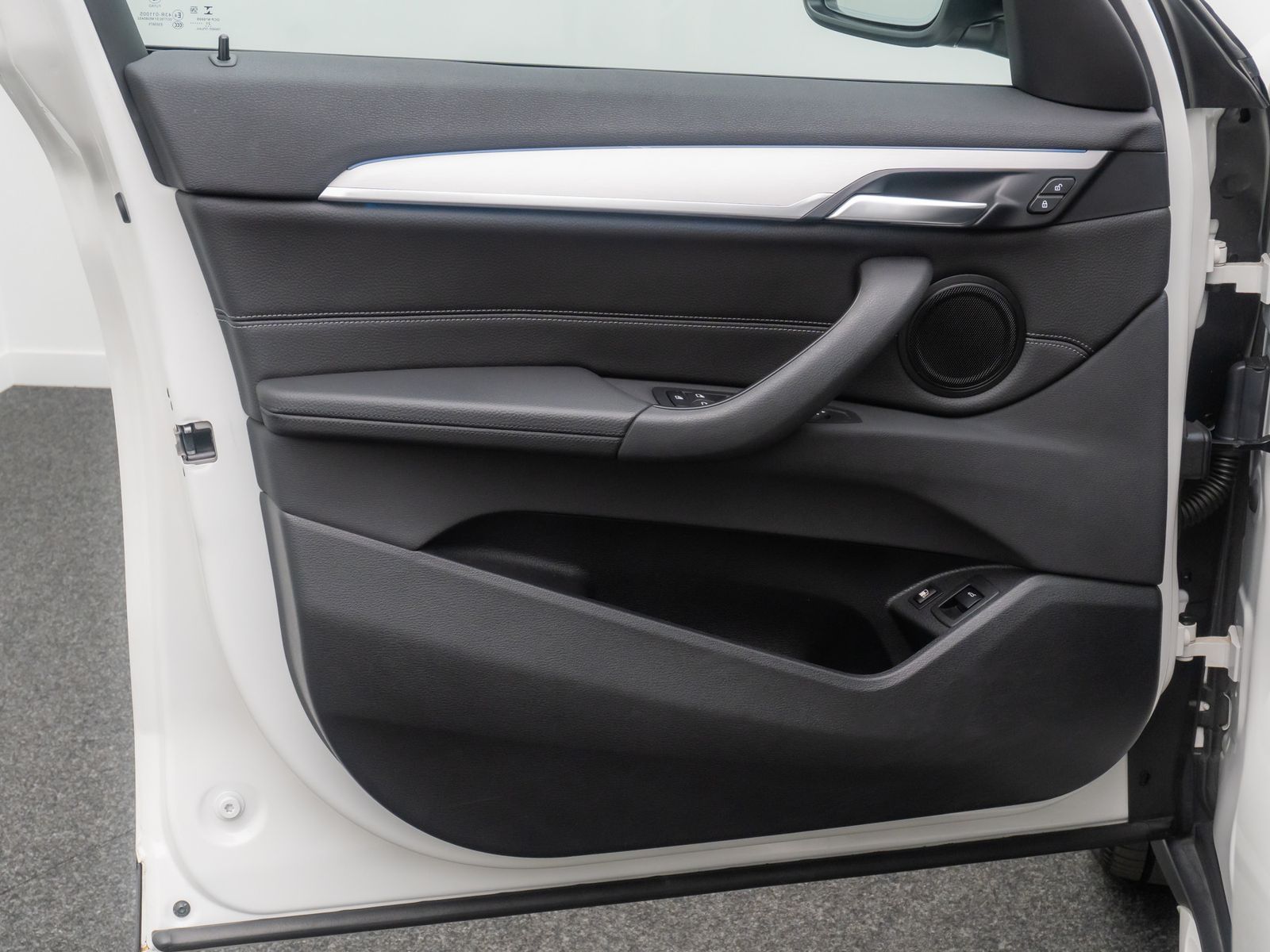 Fahrzeugabbildung BMW X1 xD25e Sport Line Kamera HUD DAB Leder 18Zoll