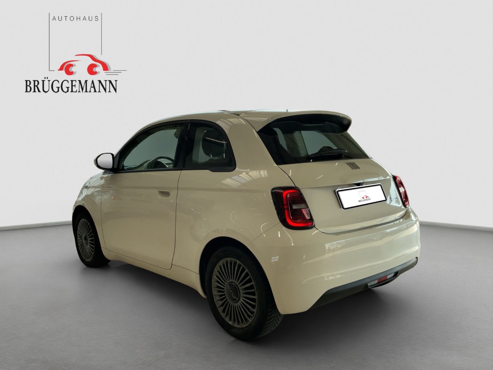 Fahrzeugabbildung Fiat 500e Icon + Kamera, LED, Winterpaket