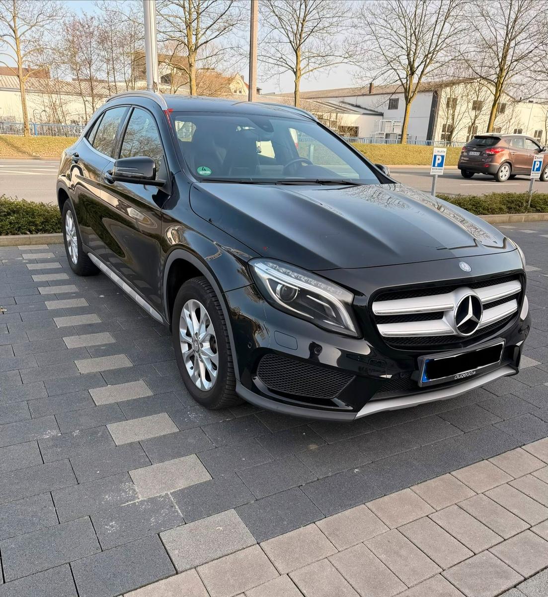 Mercedes-Benz GLA 220