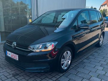 Volkswagen Touran - 1