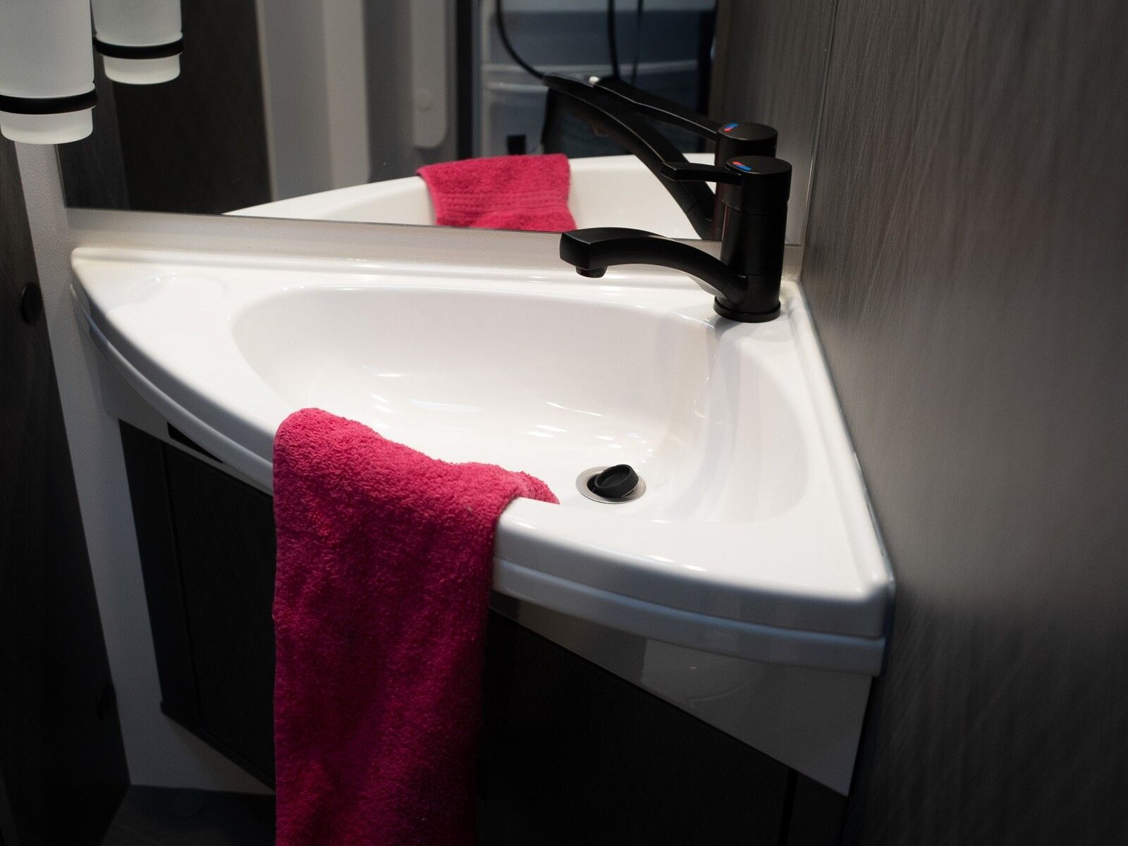 Fahrzeugabbildung Etrusco T-Modell Base 7.4 SB MJ26*Markise*Hubbett*Pakete