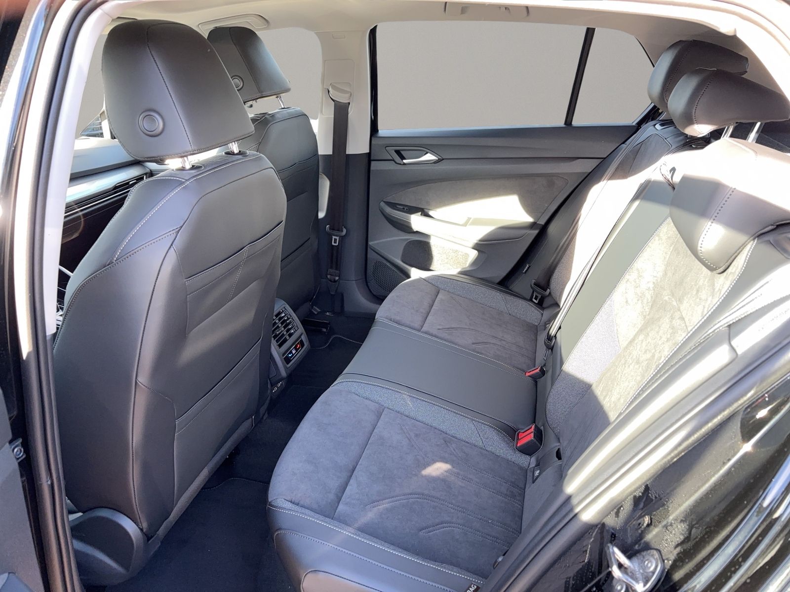 Golf Style 1.5 eHybrid, AHK, Pano, DCC, IQ.Light