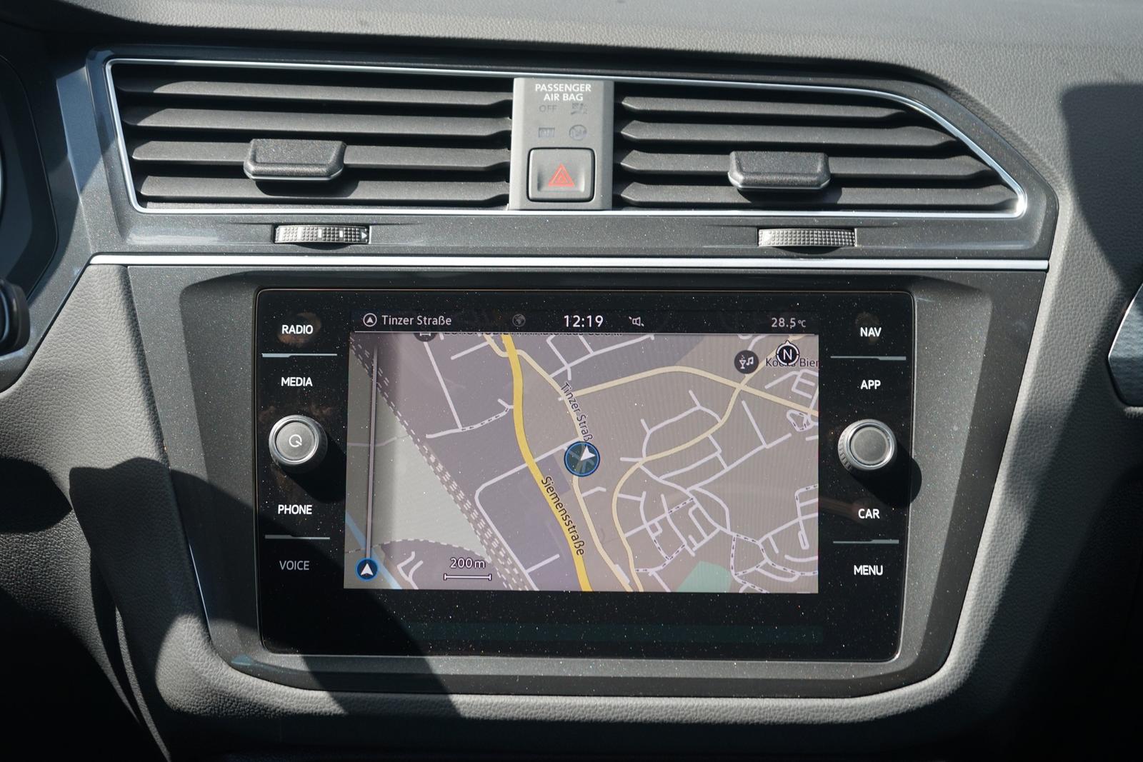 Volkswagen Tiguan 1.5 TSI Active LED Navi ACC Totwinkel AHK, миниатюра 10