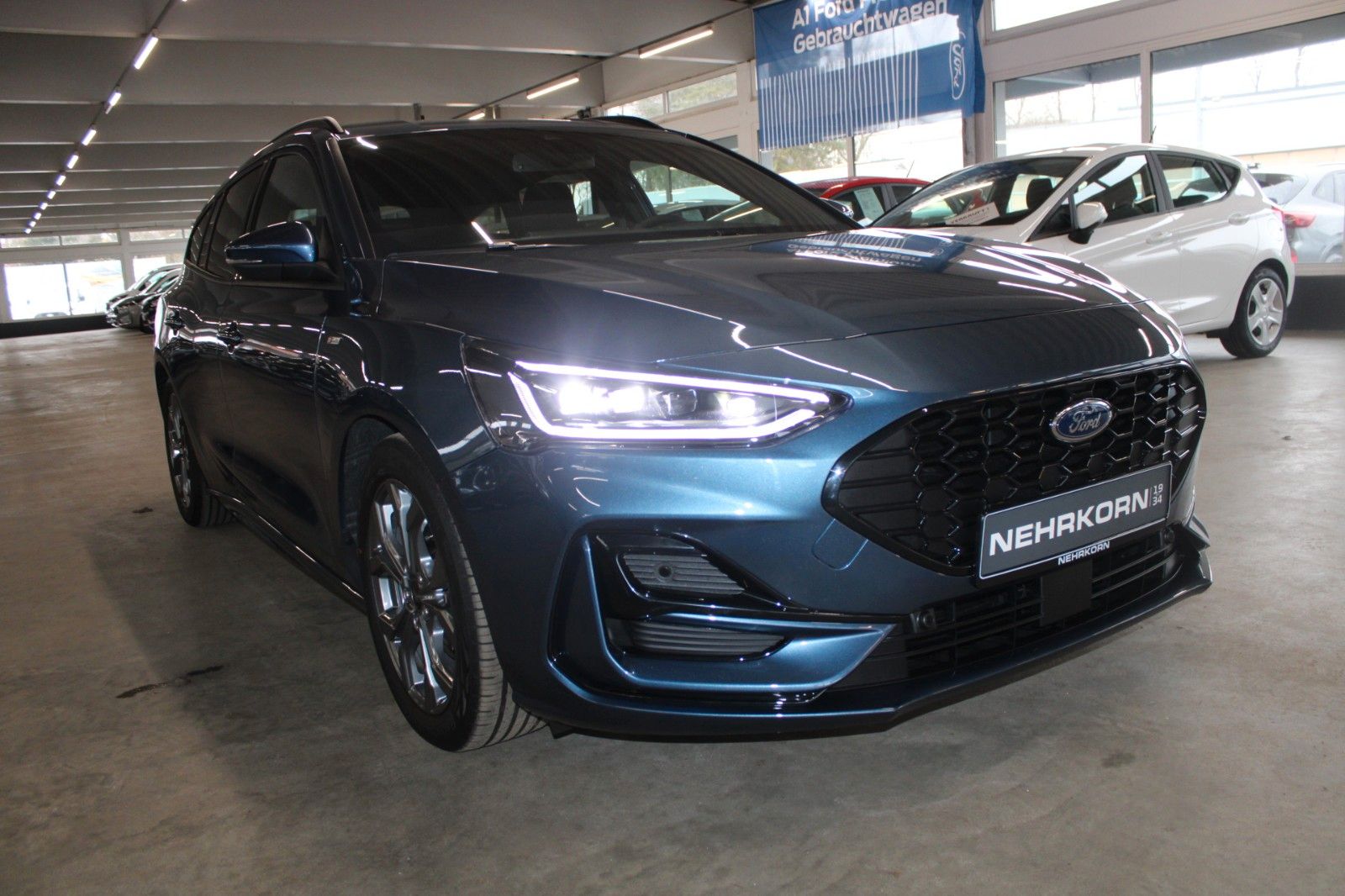 Fahrzeugabbildung Ford Focus ST-Line X Aut. Matrix-LED ACC B&O WinterP.