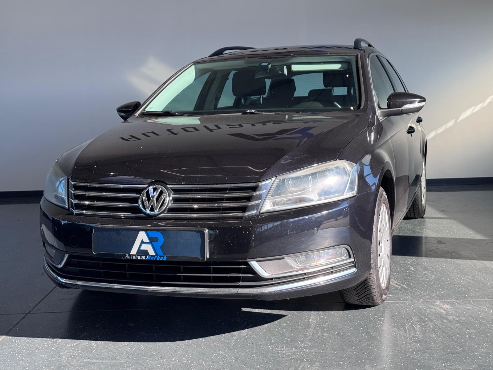 Volkswagen Passat 2010 — interior