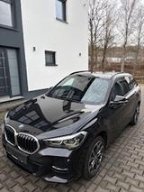 BMW X1 sDrive 20 i M Sportpaket, AHK, Panorama Dach - BMW X1: M Sportpaket