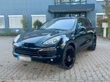 Porsche Cayenne 3,6 Benzin 2011 mit TÜV 05... - Porsche Cayenne in Augsburg