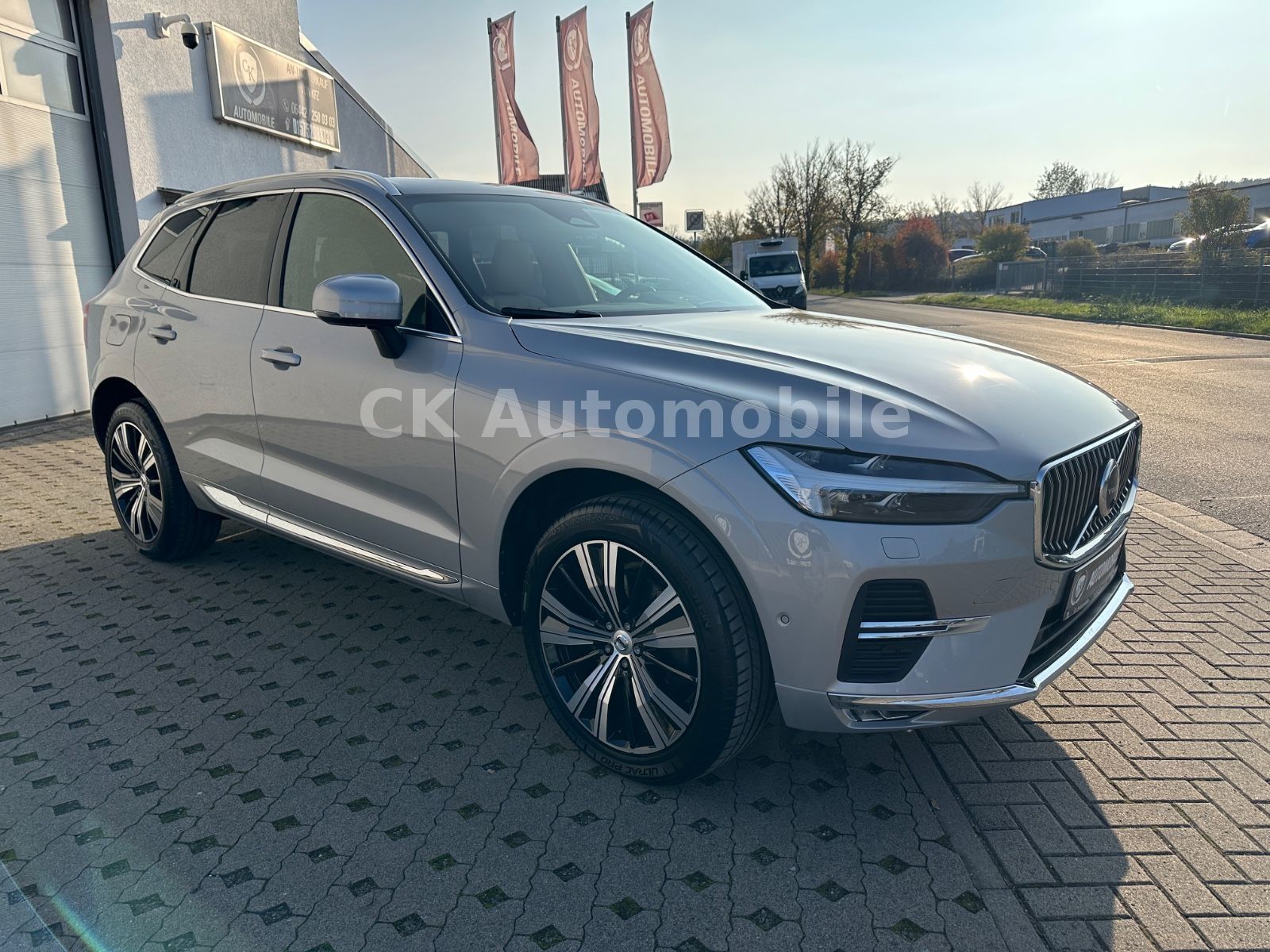 Fahrzeugabbildung Volvo XC60 B5 UltimateBright AWD/Head-Up/Pano/360°/AHK