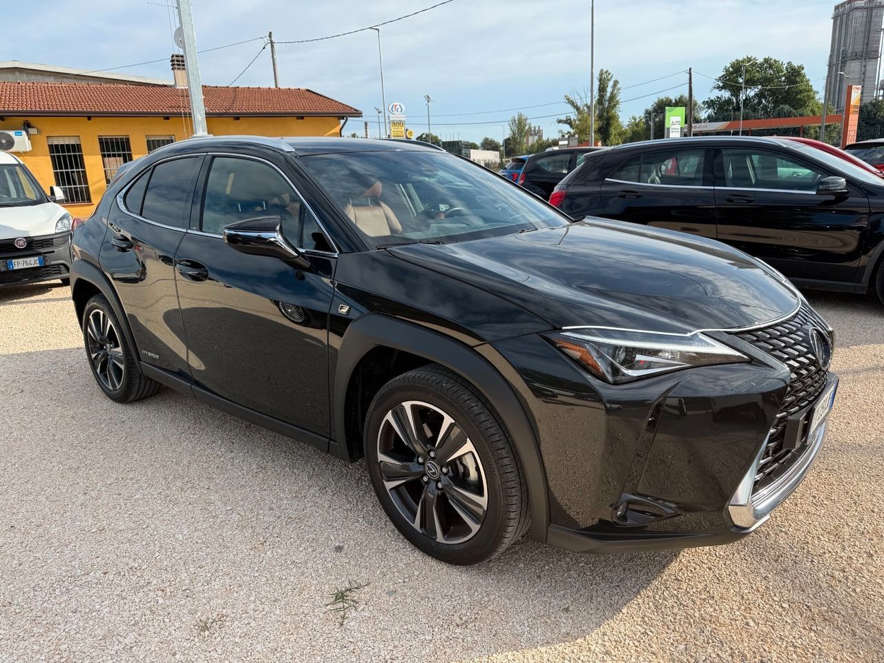 LEXUS UX