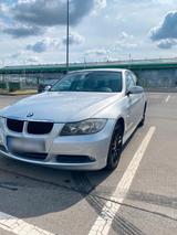 BMW E90 320i. Limousine 170 PS TÜV neu - BMW 320 mit Benzin-Antrieb: Limousine, 320i E90
