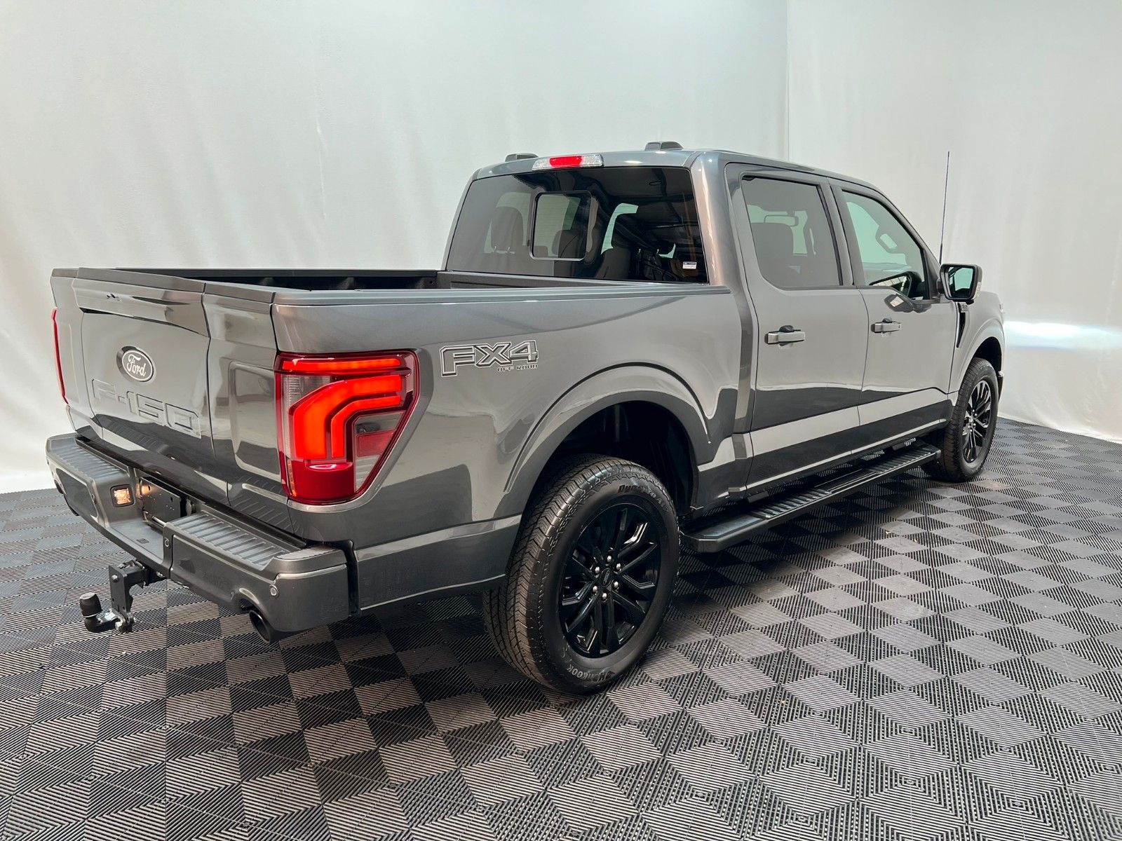 Fahrzeugabbildung Ford F-150 Lariat 5.0L V8  5,5" Black Ed. MY25