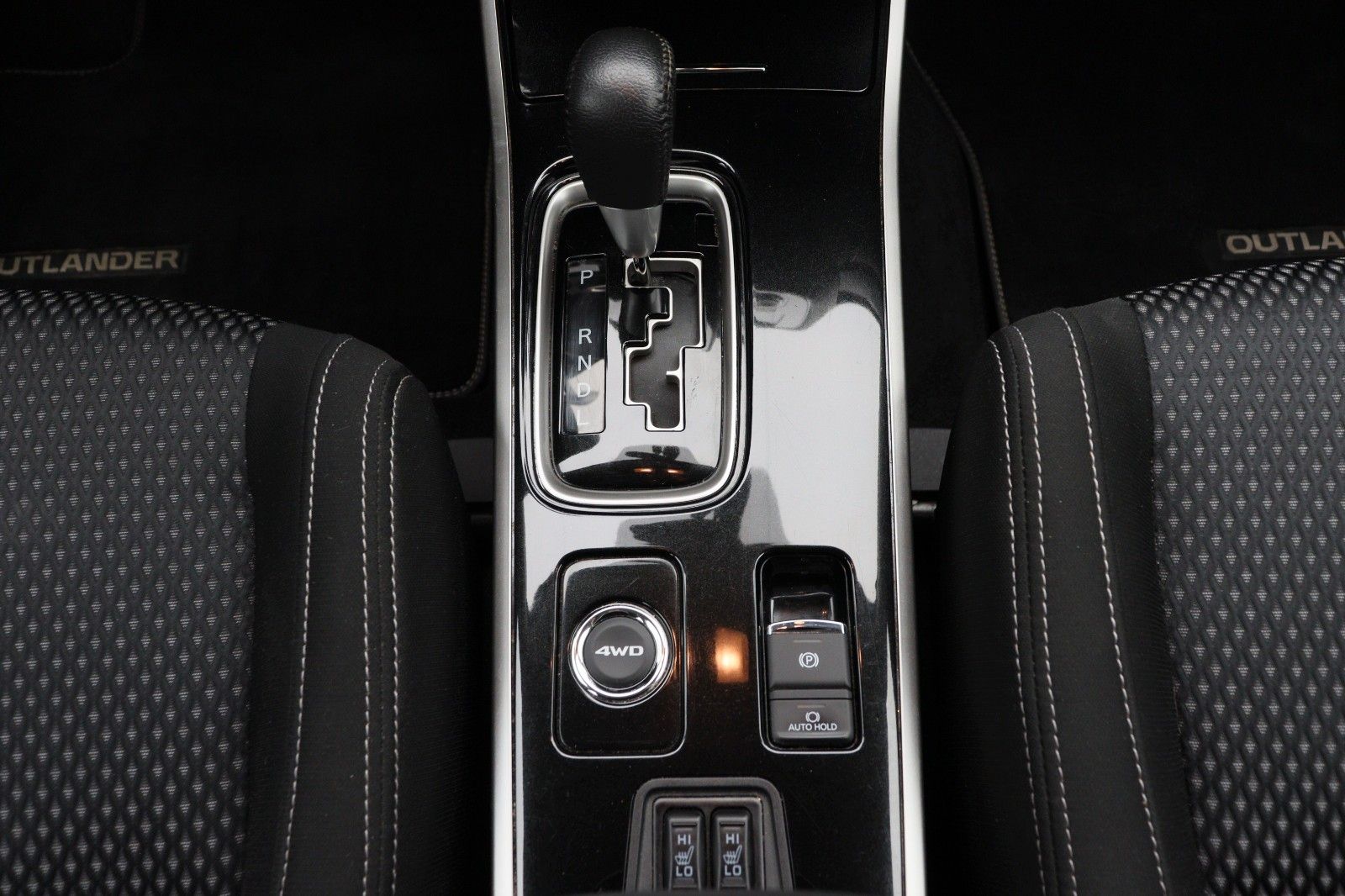 Fahrzeugabbildung Mitsubishi Outlander 2.2 DI-D Edition 100+ 4WD AT
