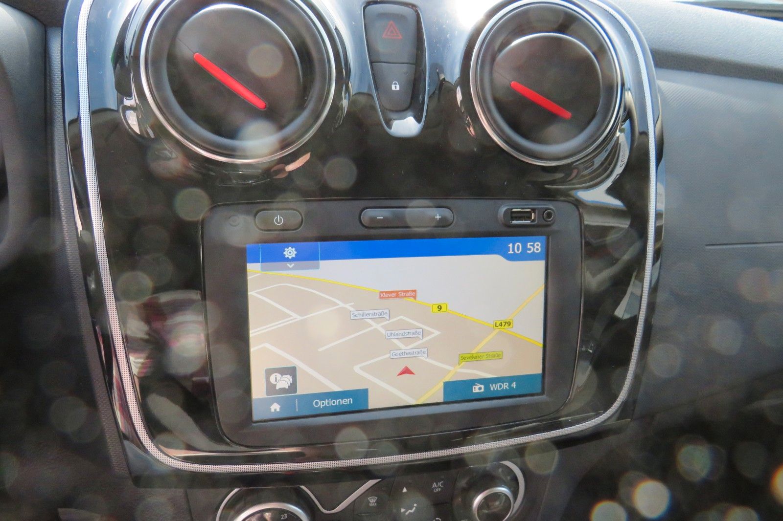 Fahrzeugabbildung Dacia Sandero Stepway NAVI SITZH. GRA PDC +KAMERA 1.HD