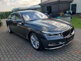 BMW 750Li - - graue BMW 750