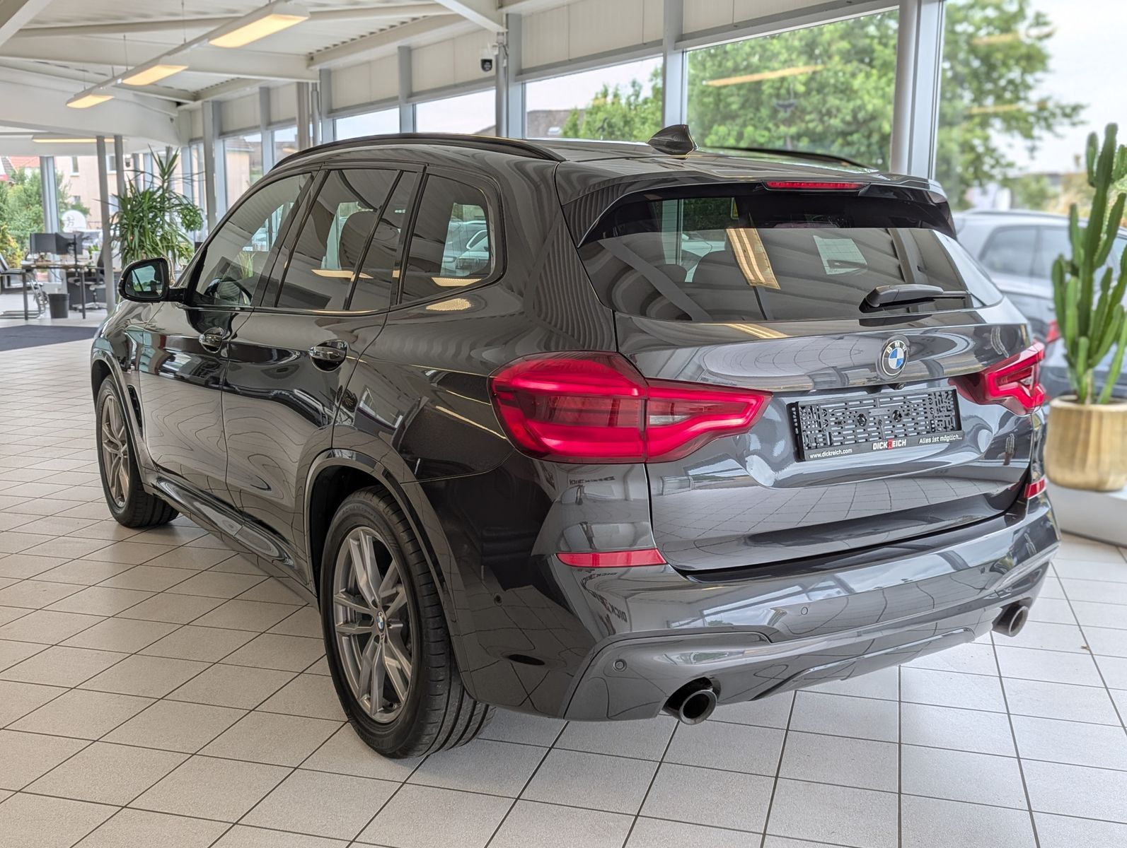 BMW X3 xD 30 d M-Sport Pano HUD ACC Harman H/K AHK - Image 5