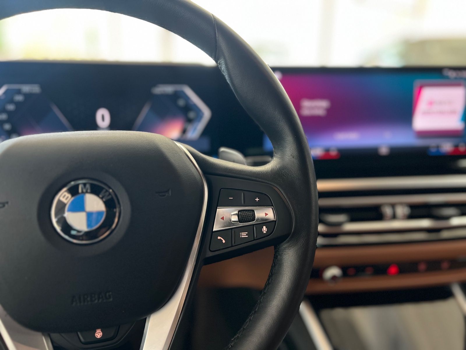 BMW 318 d Touring LED+Sensatec+Harman-Kardon+DA uvm. foto 24