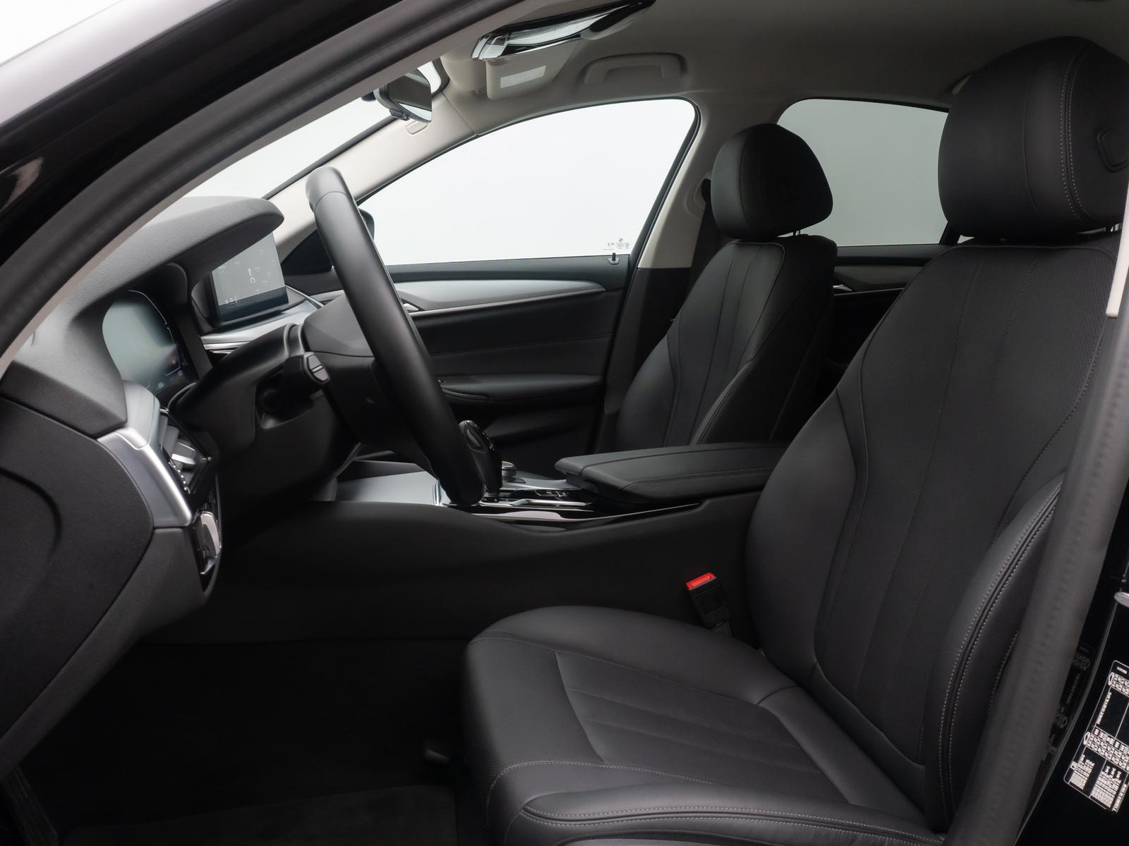 BMW 520i Kamera DAB Leder Standheizung Alarm M Sport