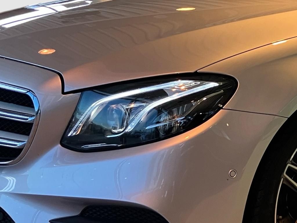 Fahrzeugabbildung Mercedes-Benz E 220 d T-Modell Pano STH Navi ACC PDC SHZ LED